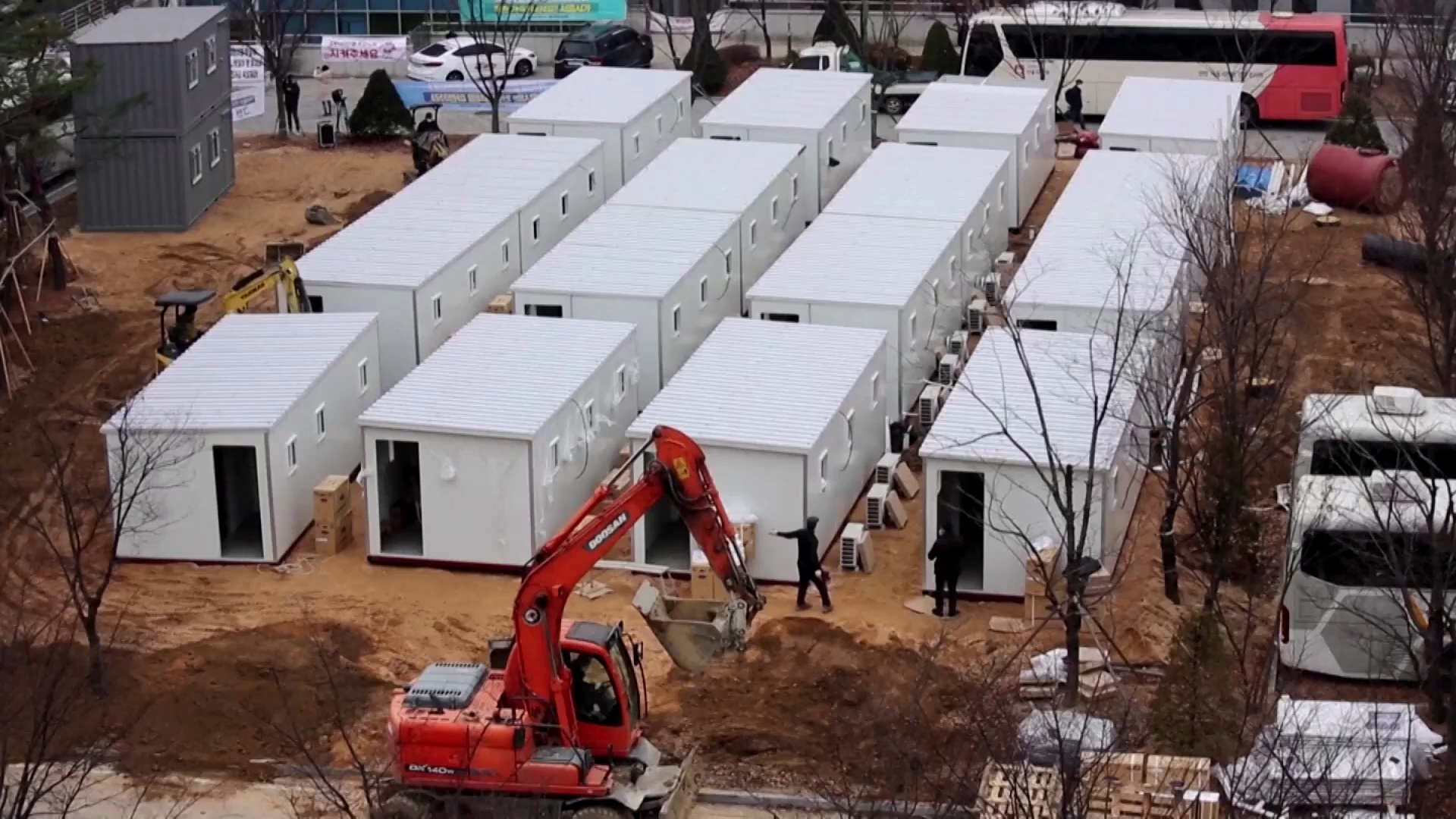 Han Quoc dat giuong benh trong thung container hinh anh