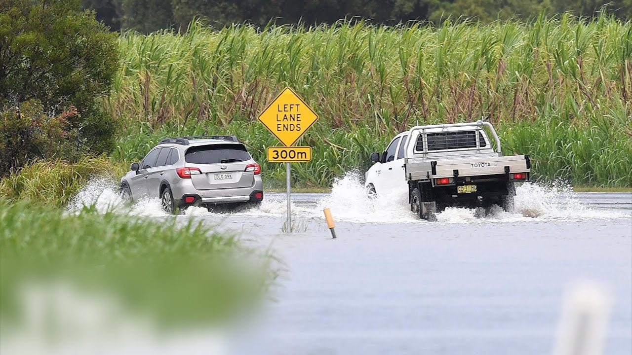 Bao lon gay ngap lut tren dien rong o Australia hinh anh
