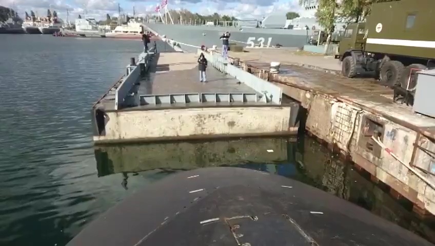 Gap su co khi xem tau ngam Nga thu ong phong ngu loi hinh anh