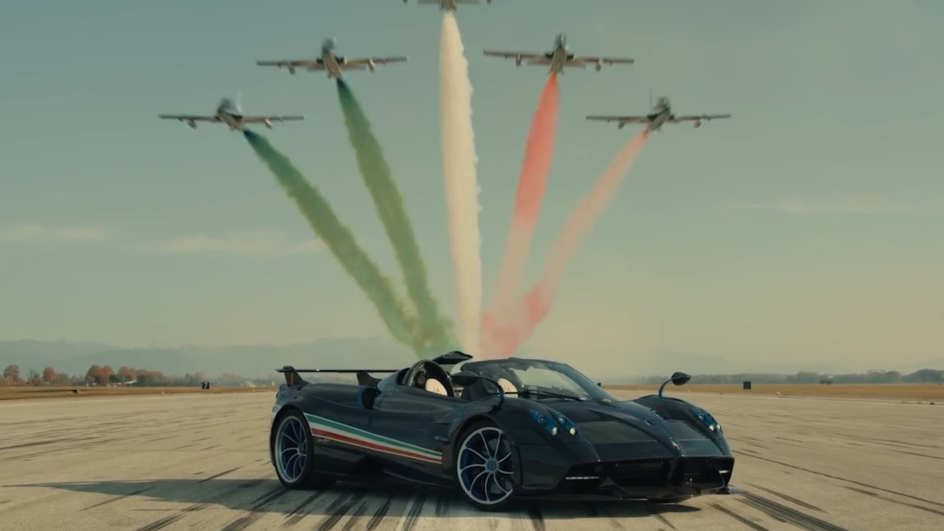 Pagani gioi thieu sieu xe Huayra Tricolore gia hon 6,7 trieu USD hinh anh