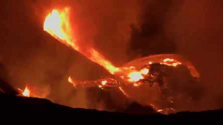 Can canh phun trao cua nui lua Kilauea o Hawaii hinh anh