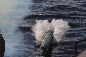 Chien ham Nga dien tap phong ngu loi tren bien Nhat Ban hinh anh