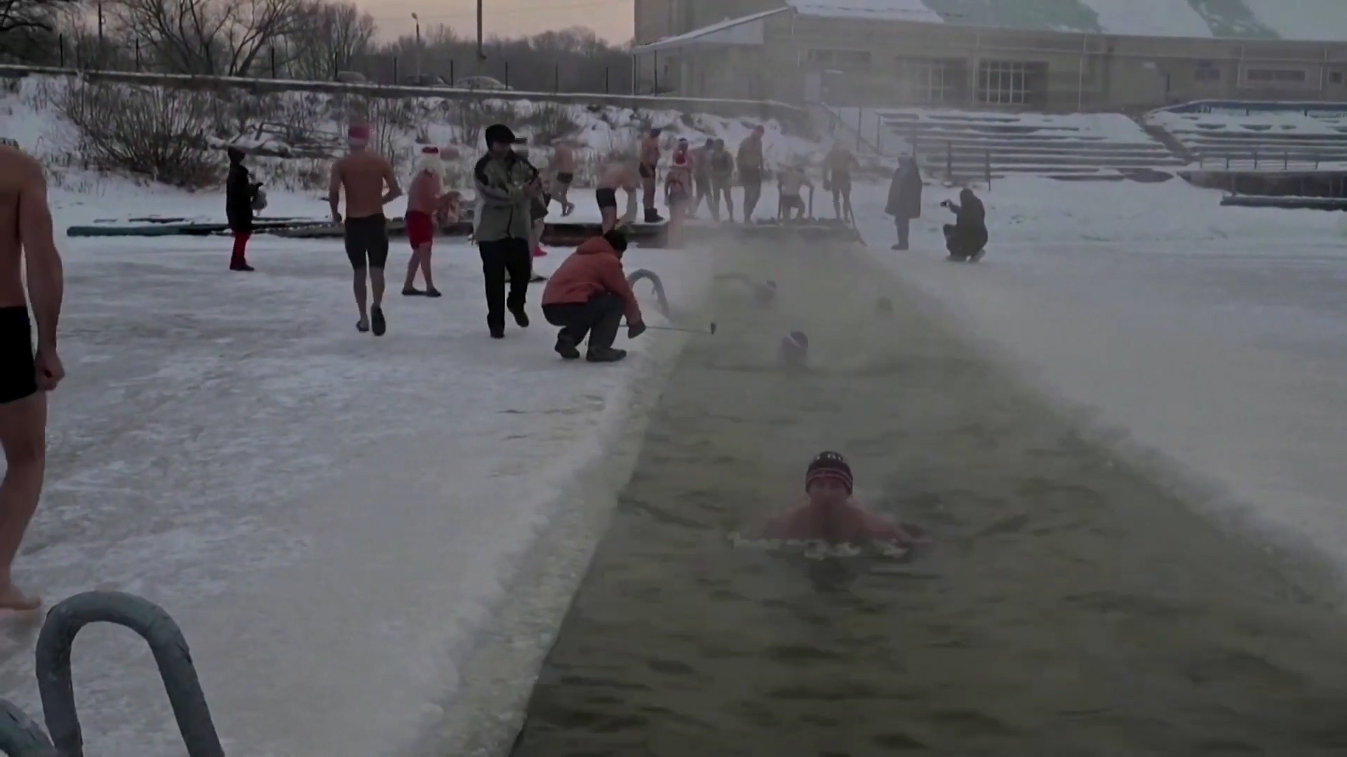 Nguoi Siberia boi tren dong song bang hinh anh