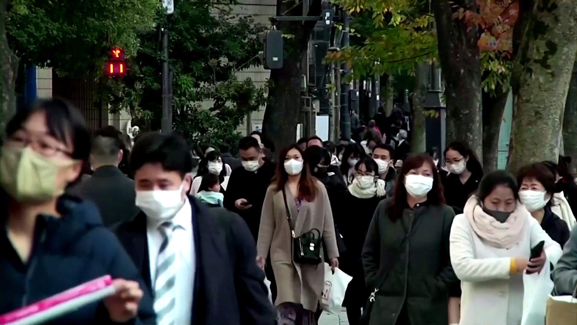 Nhat Ban xem xet ban bo tinh trang khan cap moi vi Covid-19 hinh anh