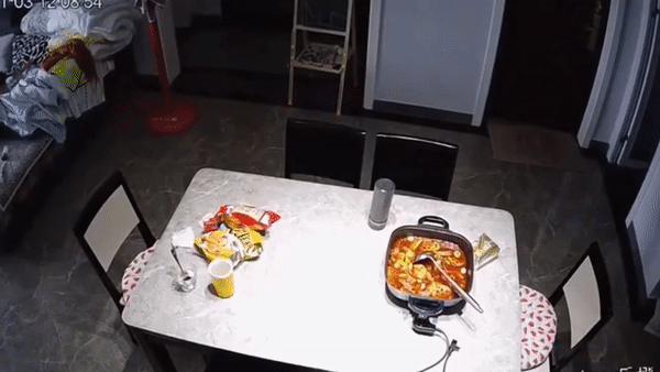 Binh giu nhiet phat no lam thung tran nha o Trung Quoc hinh anh