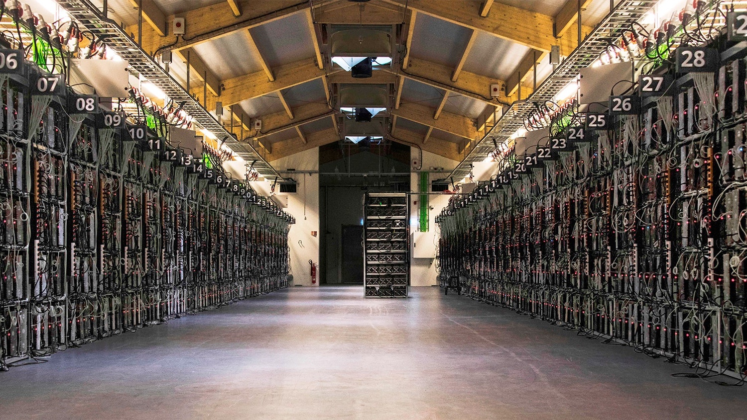 Ben trong mo Bitcoin khong lo o Iceland hinh anh