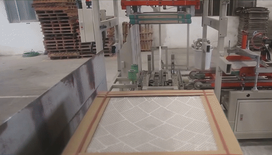 Xuong san xuat gach men tu dong chi van hanh bang may moc hinh anh