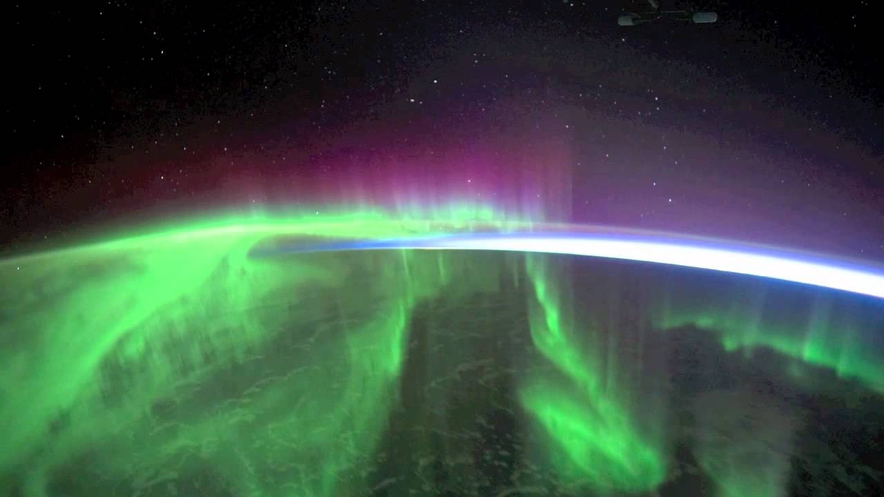 Ngam nhin cuc quang tu ngoai khong gian hinh anh