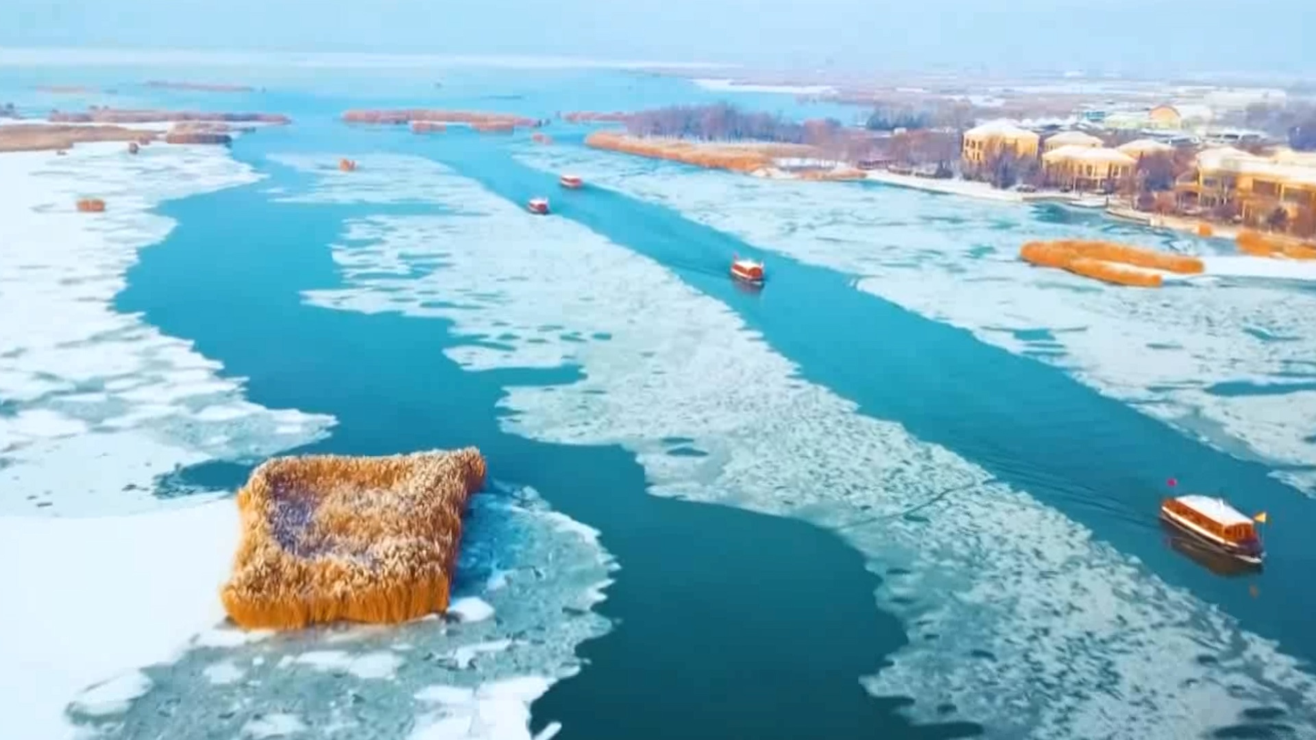 Khung canh mua dong tuyet dep o Ho Cat hinh anh