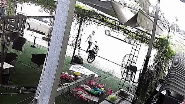 Trom xe may trong 10 giay hinh anh