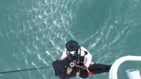 Dung truc thang giai cuu ngu dan gap tai nan o Trung Quoc hinh anh