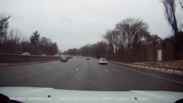 Manh bang dam vo kinh oto o My hinh anh