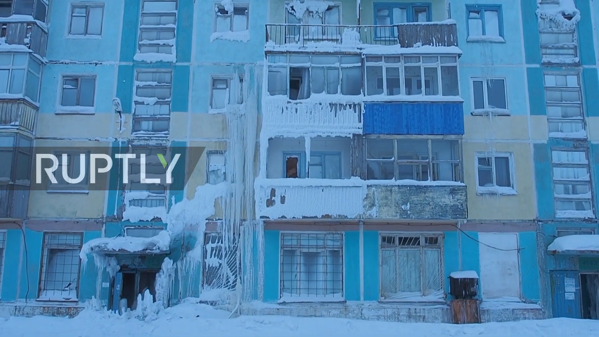 Chung cu bo hoang bien thanh hang dong bang o Nga hinh anh