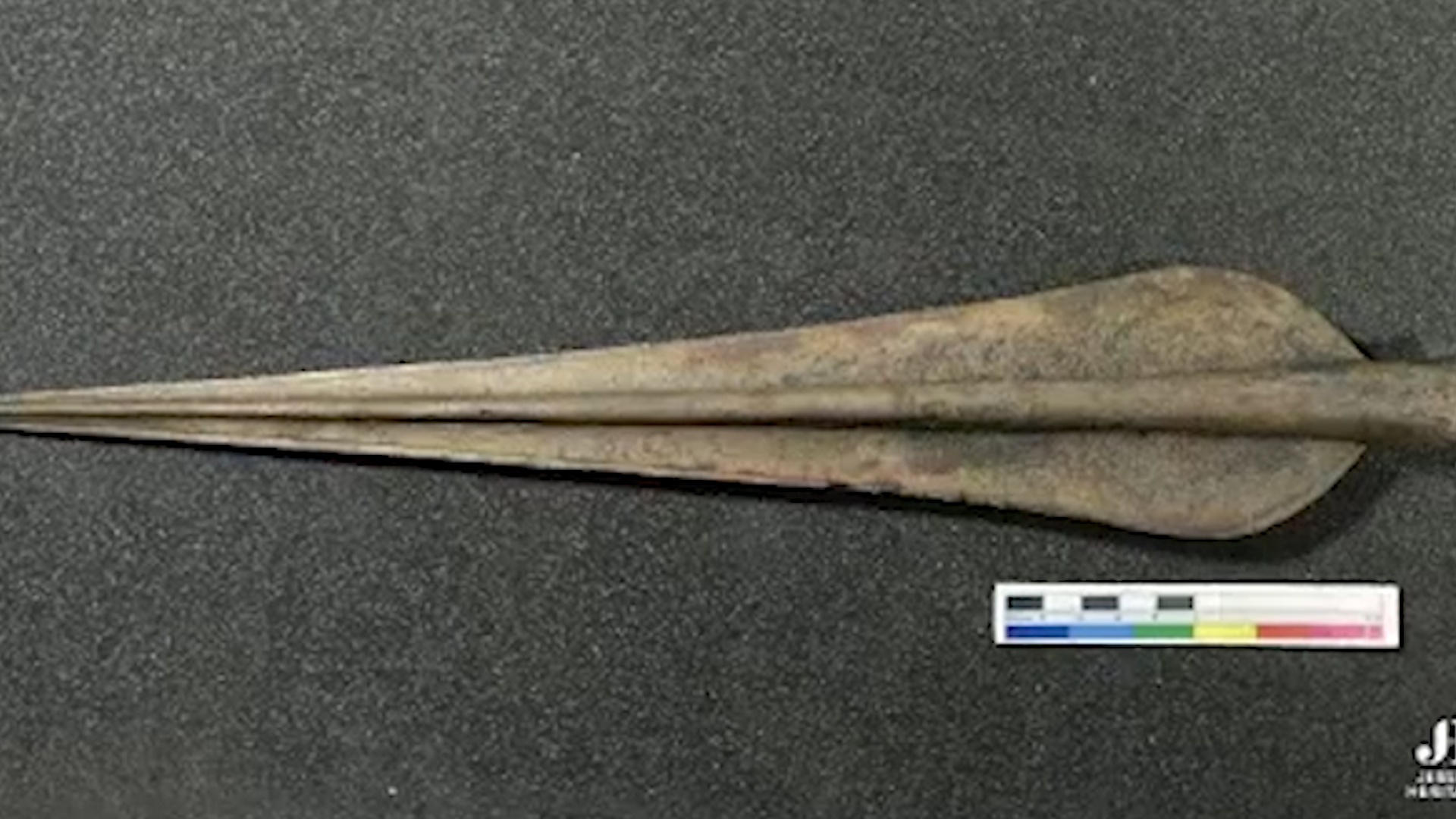 Phat hien mui giao bang dong cuc hiem hon 3.000 nam tuoi o Anh hinh anh