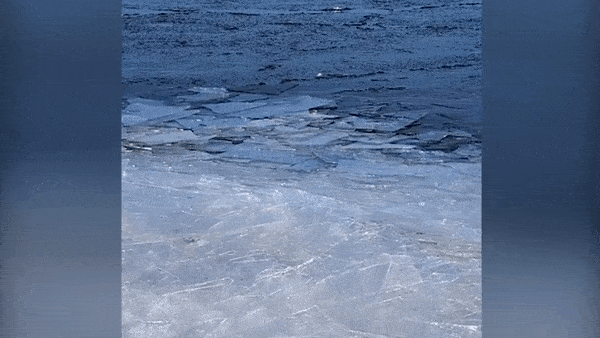 Khoanh khac bang vo tren bo ho Superior o My hinh anh