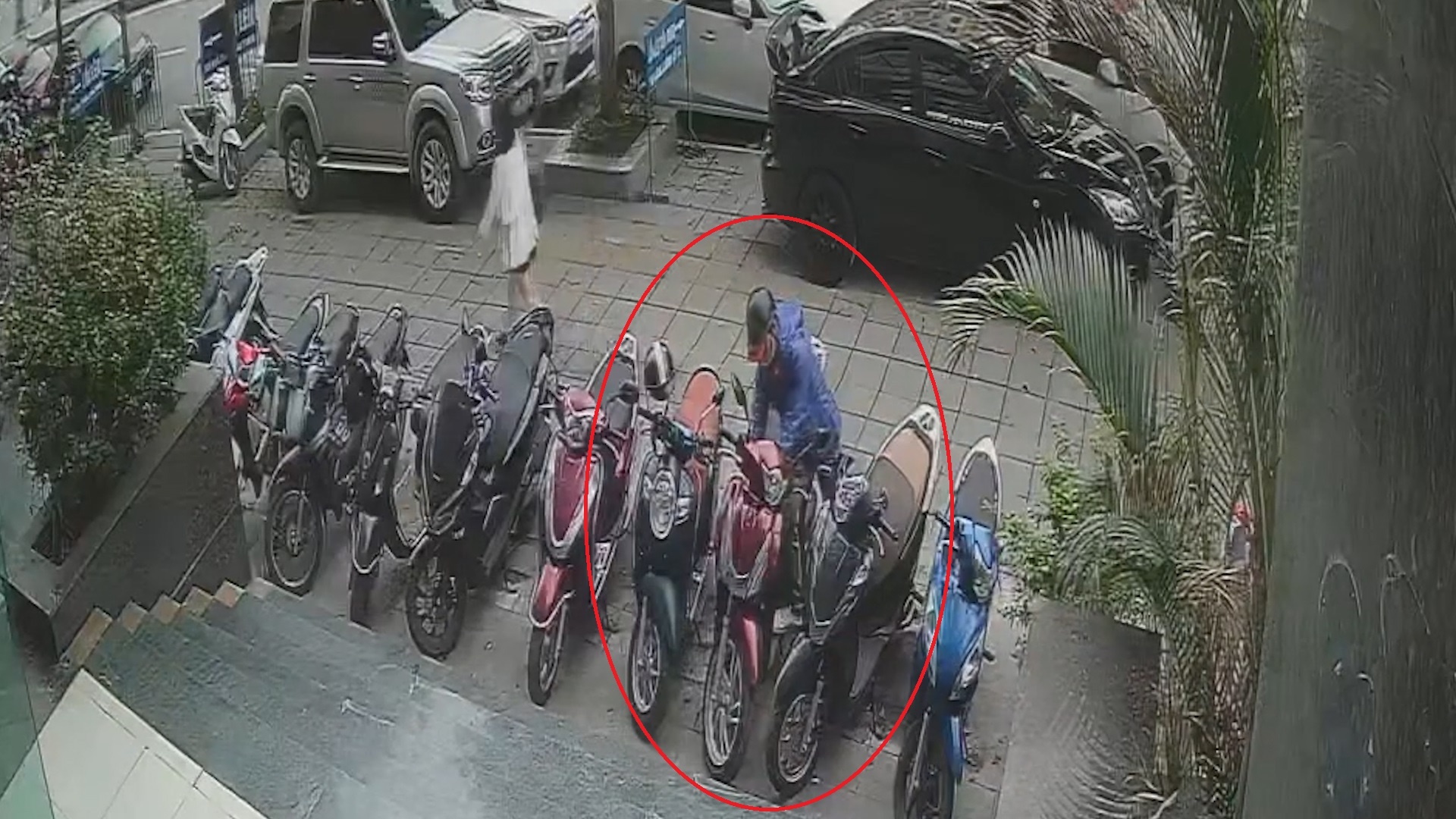 Trom be khoa xe SH o Ha Noi hinh anh