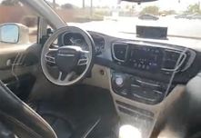 Chiec oto khong co nguoi lai tu dong dieu khien hoan toan hinh anh