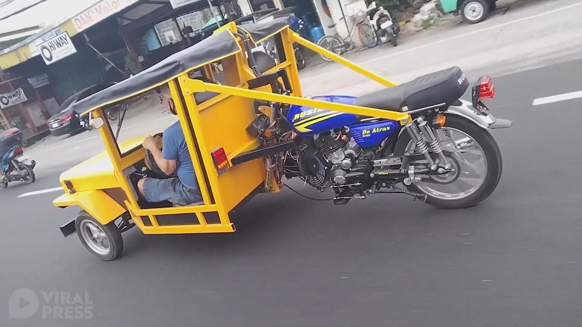 Chiec xe dau oto, duoi xe may o Philippines hinh anh