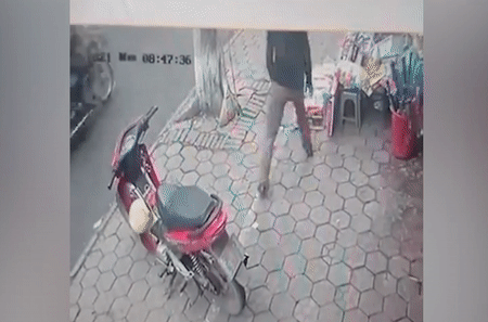 Camera ghi canh nguoi dan ong lay trom do choi hinh anh