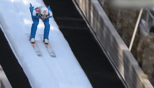 Van dong vien truot tuyet bi nga o do cao 99 m hinh anh