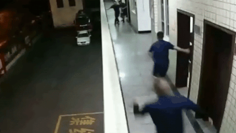 Linh cuu hoa lao khoi phong tam vi nhiem vu khan cap hinh anh