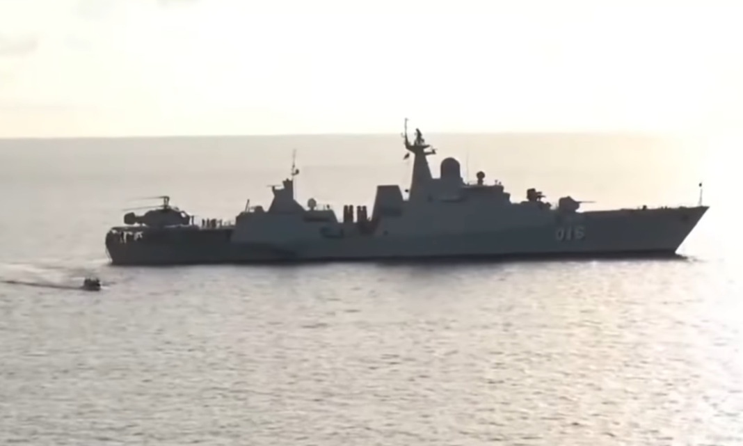 Tau ho ve Viet Nam dien tap o Truong Sa hinh anh