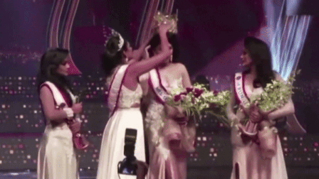 Hoa hau Quy ba Sri Lanka bi tuoc vuong mien ngay luc dang quang hinh anh