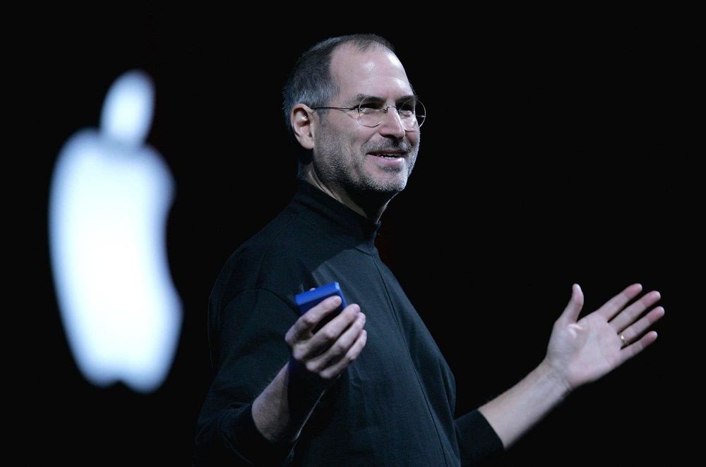 Ly do Steve Jobs chi mac mot kieu quan ao hinh anh
