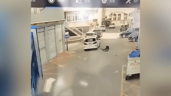 Gio manh thoi bay nha di dong o Trung Quoc hinh anh