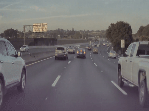 He thong tu lai giup Tesla tranh va cham tren cao toc hinh anh