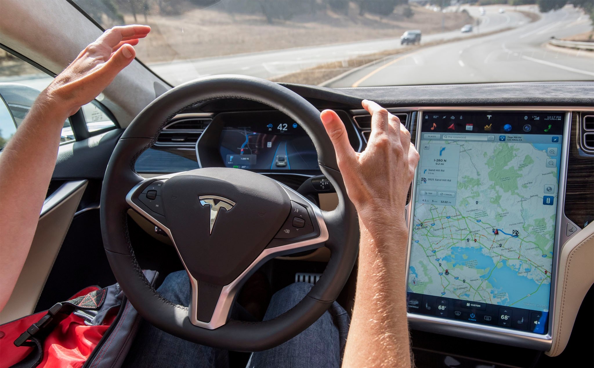 Thu nghiem cho thay he thong Autopilot cua Tesla chua hoan thien hinh anh