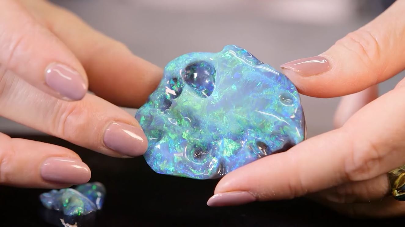 Vi sao da Opal co gia len den hon 10.000 USD/carat? hinh anh