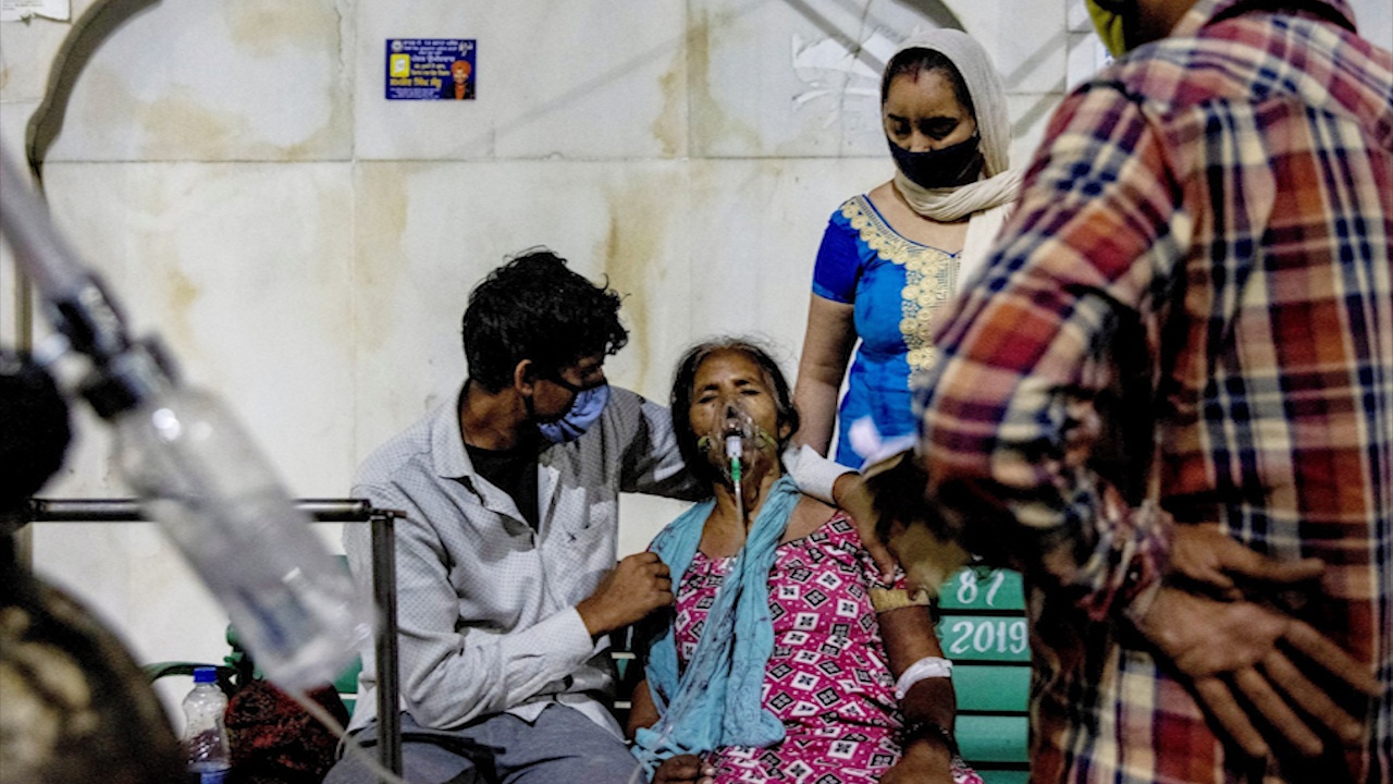 'Hay cuu giup chung toi, bac si la Chua Troi' hinh anh