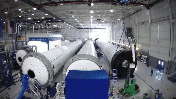 Ly do SpaceX san xuat ten lua rat nhanh hinh anh