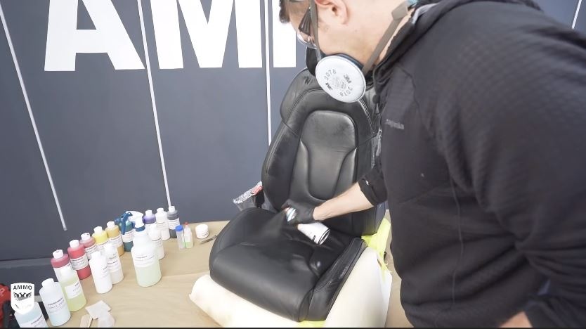 Phuc che nhu moi ghe ngoi cua sieu xe Audi R8 hinh anh