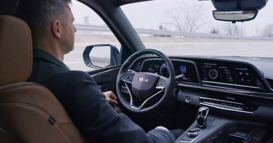 Cadillac Escalade 2021 duoc nang cap he thong lai tu dong hinh anh