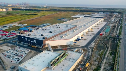 Ben trong sieu nha may cua Tesla o Thuong Hai hinh anh