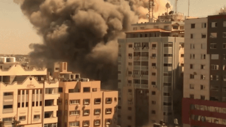 Ten lua Israel san phang toa nha co van phong AP, Al Jazeera o Gaza hinh anh