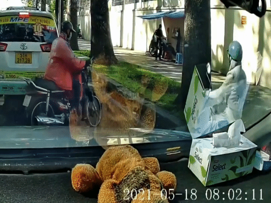 Xe may nga ra duong vi phanh gap hinh anh