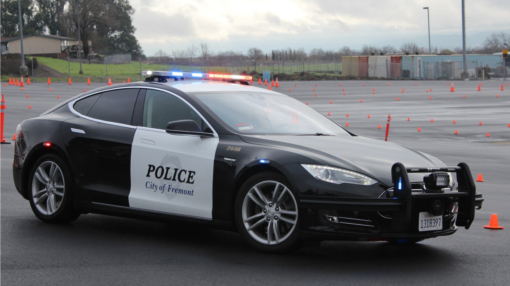 Nhung sieu xe hieu suat cao cua canh sat tren the gioi hinh anh