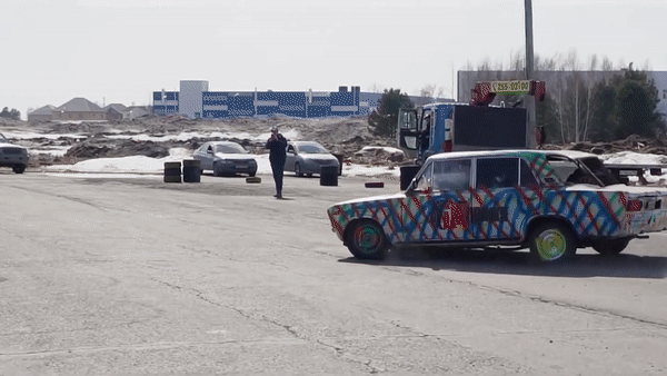 Ghep 2 oto thanh mot chiec xe moi hinh anh