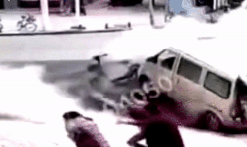 Ho ga bi no tung hat 4 nguoi len khong trung hinh anh