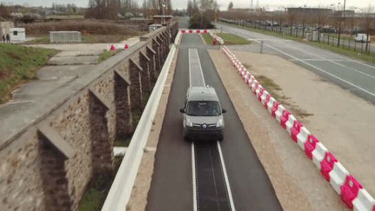 Cong nghe sac khong day cho xe dien trong tuong lai hinh anh