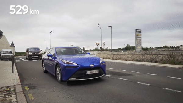 Voi mot binh nhien lieu co the di duoc quang duong 1.003 km hinh anh