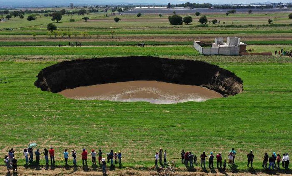 Ho sut khong lo de doa 'nuot chung' nhieu ngoi nha o Mexico hinh anh
