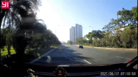 Xe Honda SH quay dau tranh canh sat o dai lo Thang Long hinh anh