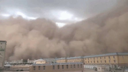 Bao cat bao trum ca thanh pho o Trung Quoc hinh anh