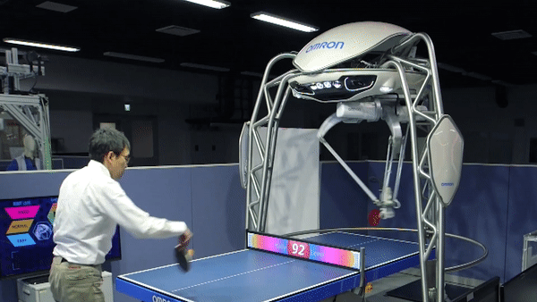 Robot dau tien biet day nguoi choi bong ban hinh anh