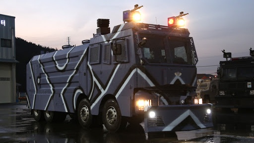 Nhung mau xe chuyen dung kiem soat bao dong hang dau the gioi hinh anh