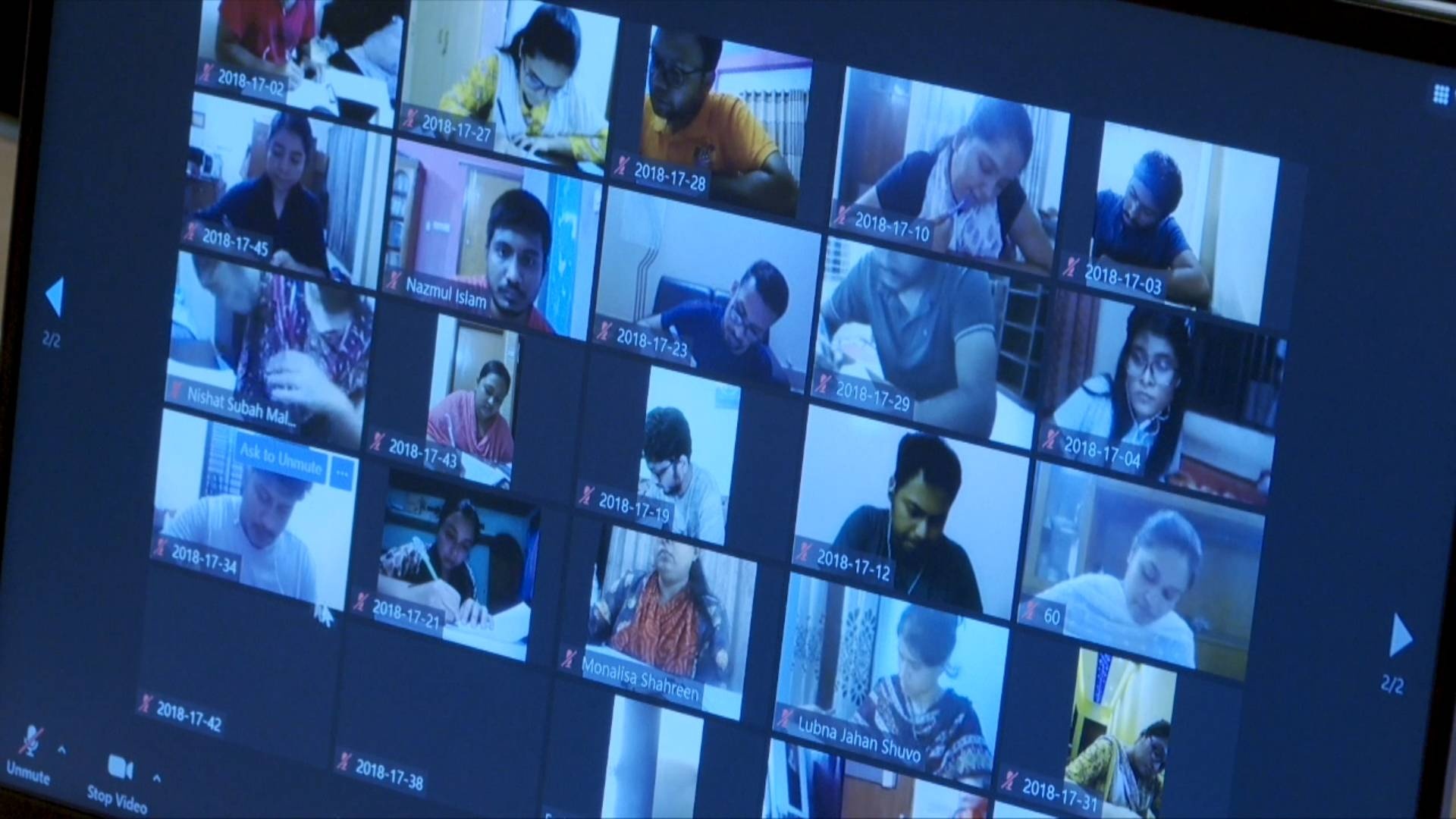 Truong dai hoc o Bangladesh cho thi truc tuyen giua dich Covid-19 hinh anh